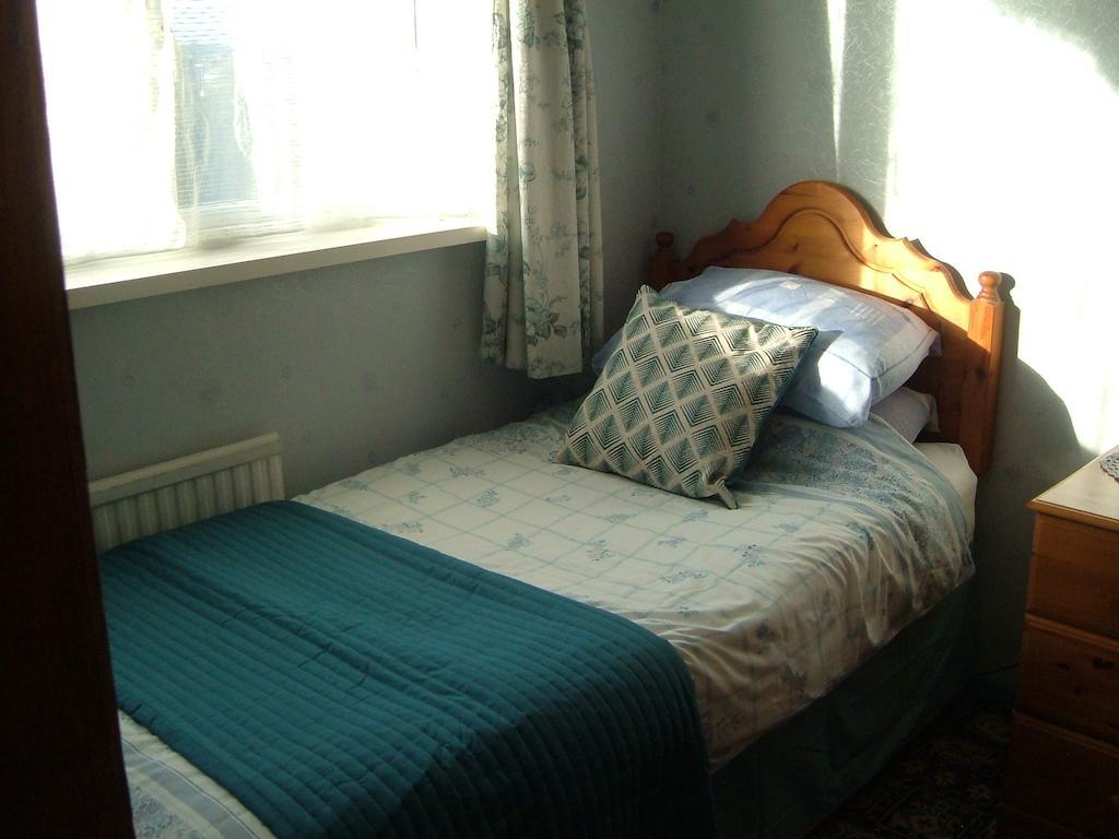 Tremains Guest House Bridgend  Habitación foto