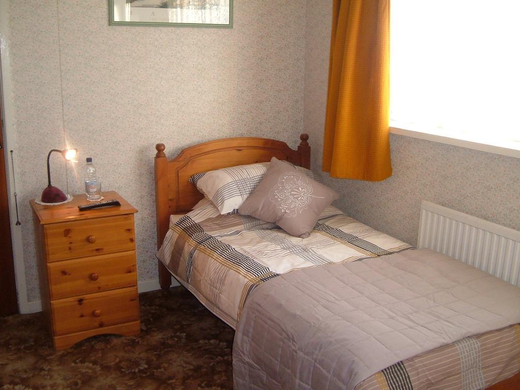 Tremains Guest House Bridgend  Habitación foto