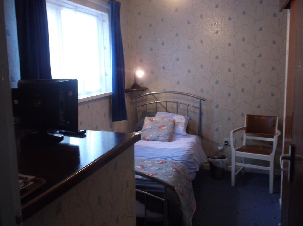 Tremains Guest House Bridgend  Habitación foto